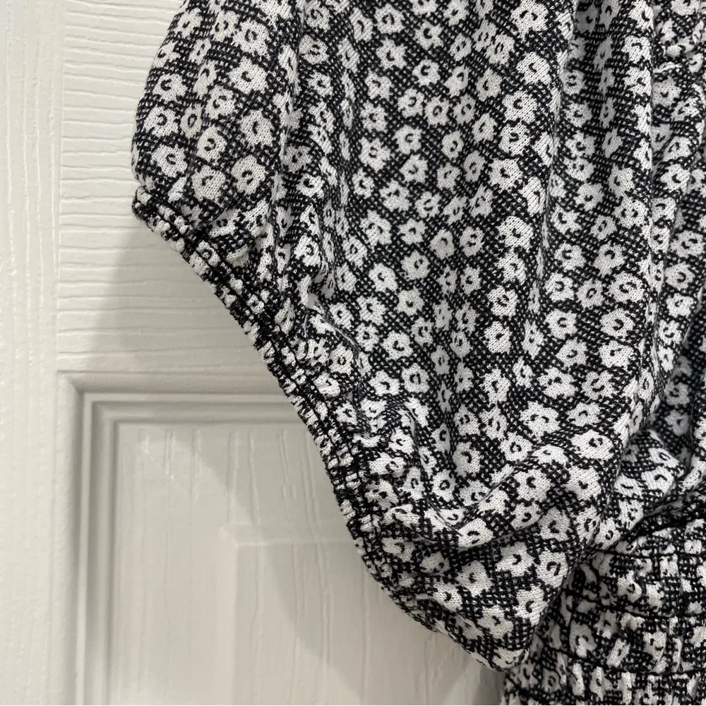 Urban Outfitters Floral Top - Picture 8 of 13